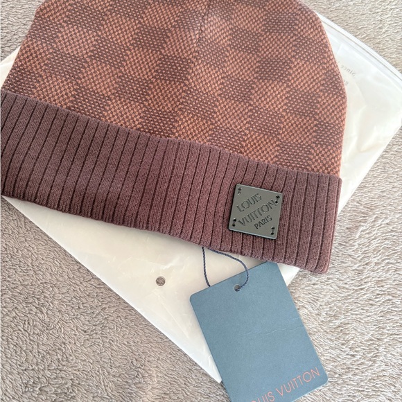 Louis Vuitton beanie with Dust Bag - Picture 3 of 6
